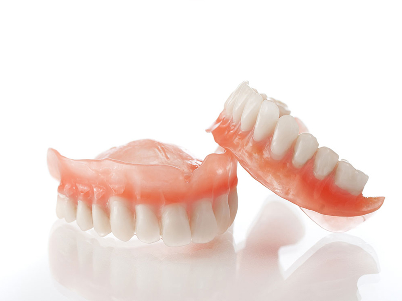 روش های محکم کردن دندان مصنوعی لق