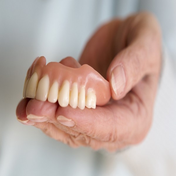 تفاوت دندان مصنوعی ژله ای و معمولی