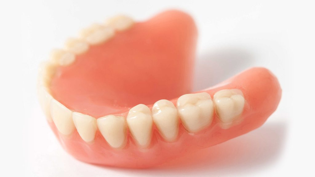 درصد بیمه برای دندان مصنوعی کامل